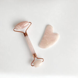 roller y gua sha piedra cuarzo rosa